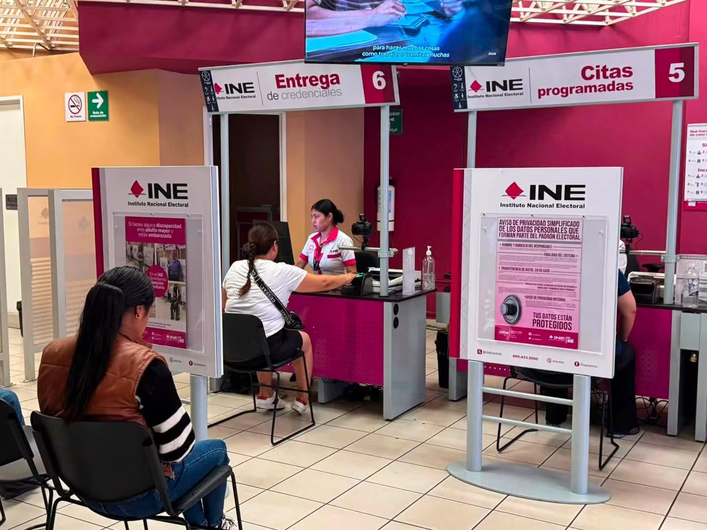 INE Zamora presenta nuevo modelo de credencial para votar con medidas de inclusión