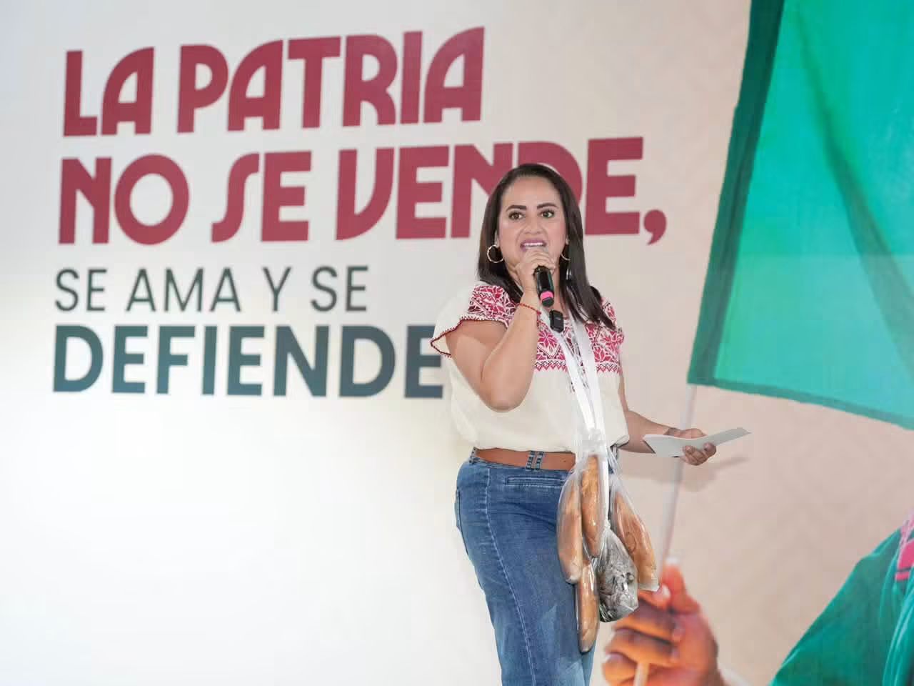 Desde la Cañada de los Once Pueblos, Gladyz Butanda encabeza defensa de la 4T