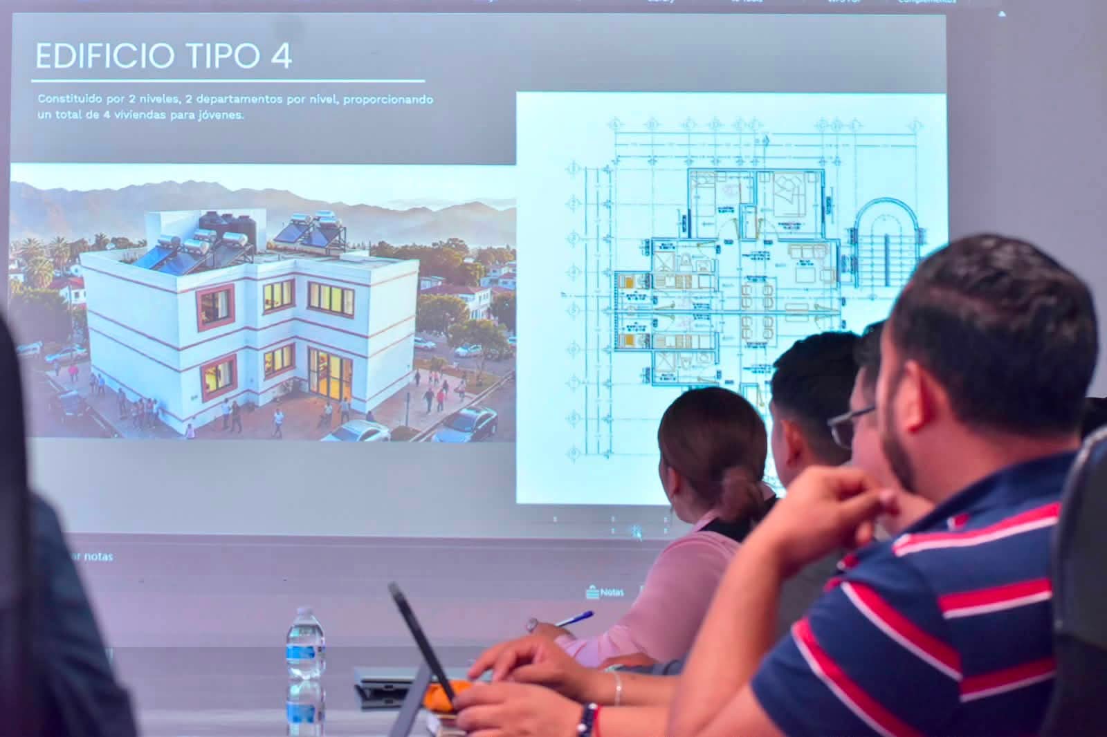 Más de mil 330 familias, cerca de estrenar hogar; evalúan obras habitacionales en 6 municipios
