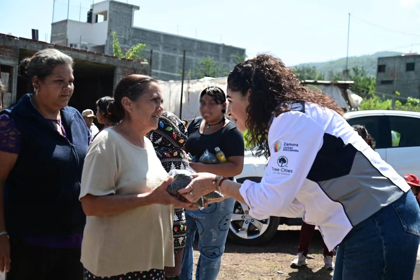 DIF Zamora fortalece alianzas con la iniciativa privada en apoyo a familias vulnerables