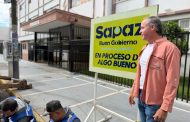 SAPAZ atiende fuga de agua potable en la calle Ocampo
