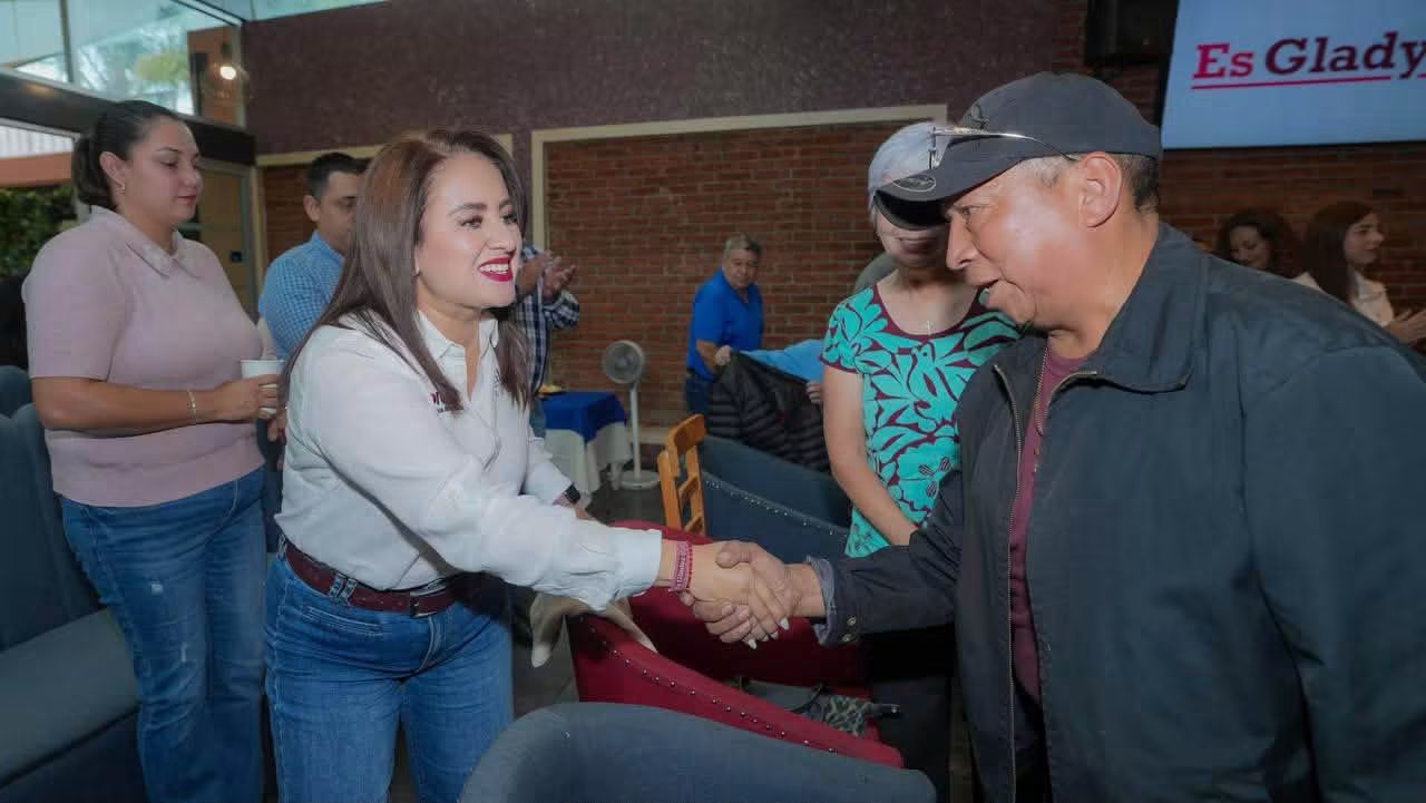 “El pueblo es nuestra brújula”: Gladyz Butanda suma a mujeres, jóvenes y productores de Tancítaro al movimiento de la 4T