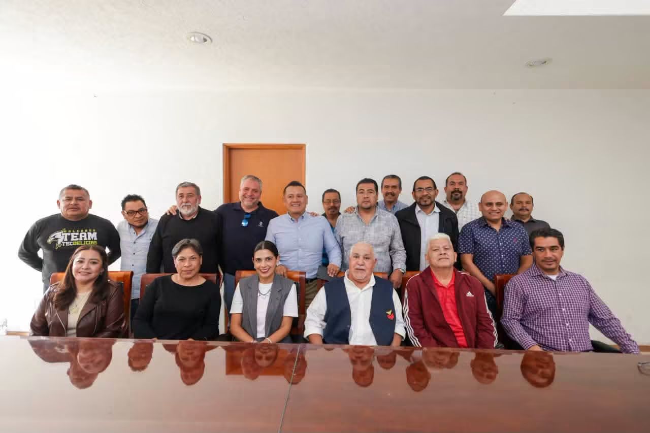 Diálogo permanente con el magisterio es necesario para fortalecer la educación pública de Michoacán: Torres Piña