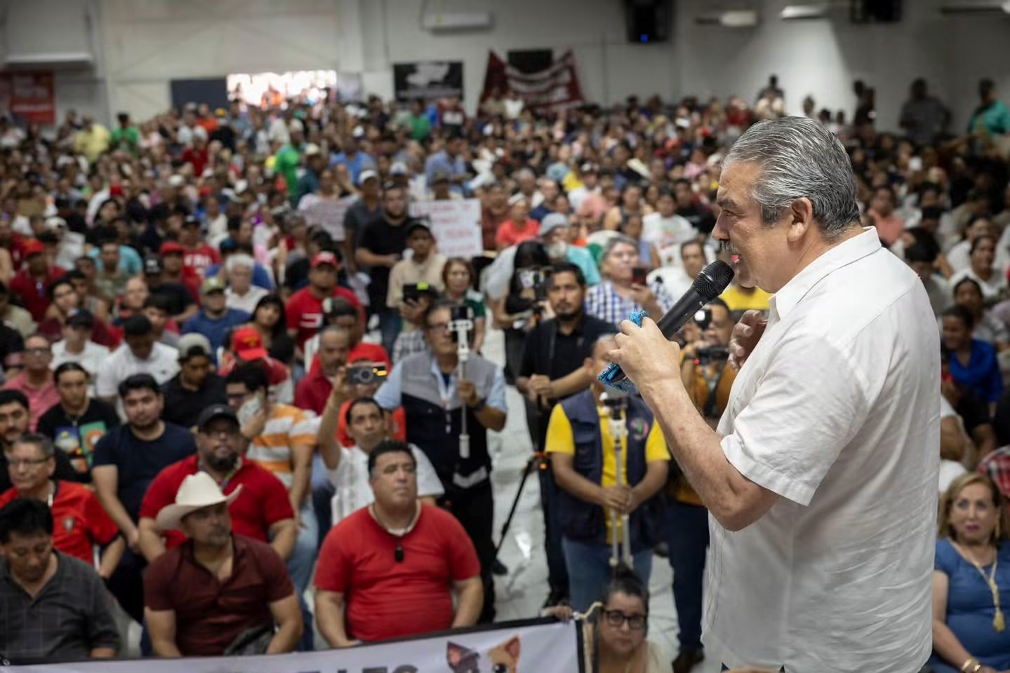 Reconoce Morón entrega del pueblo de Michoacán a la Cuarta Transformación