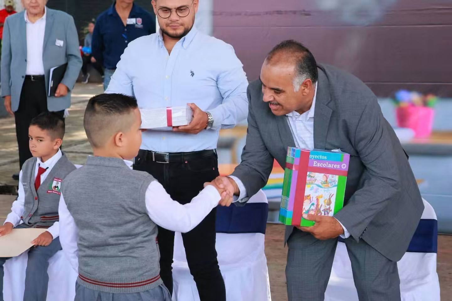 Isidoro Mosqueda atestiguó el arranque del ciclo escolar 2026 - 2027