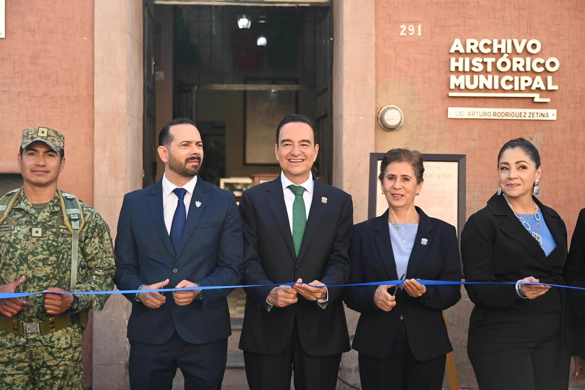 Carlos Soto inauguro la exhibición “Bandos Solemnes a través del tiempo”