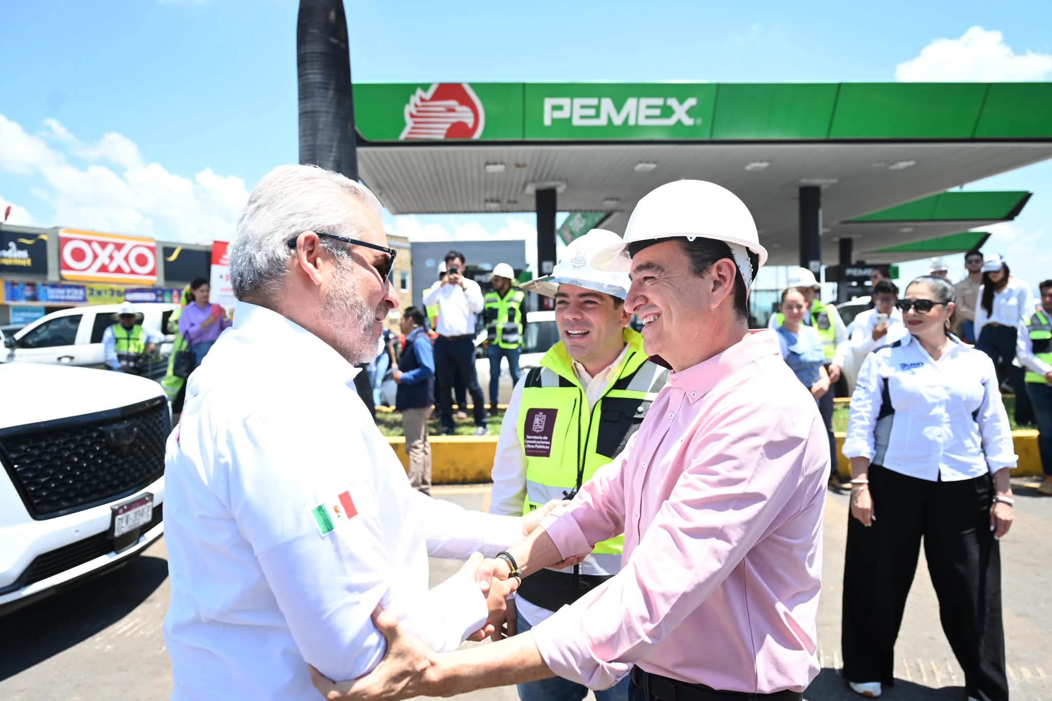 Carlos Soto acompañó al gobernador en supervisión de obras viales en La Rinconada