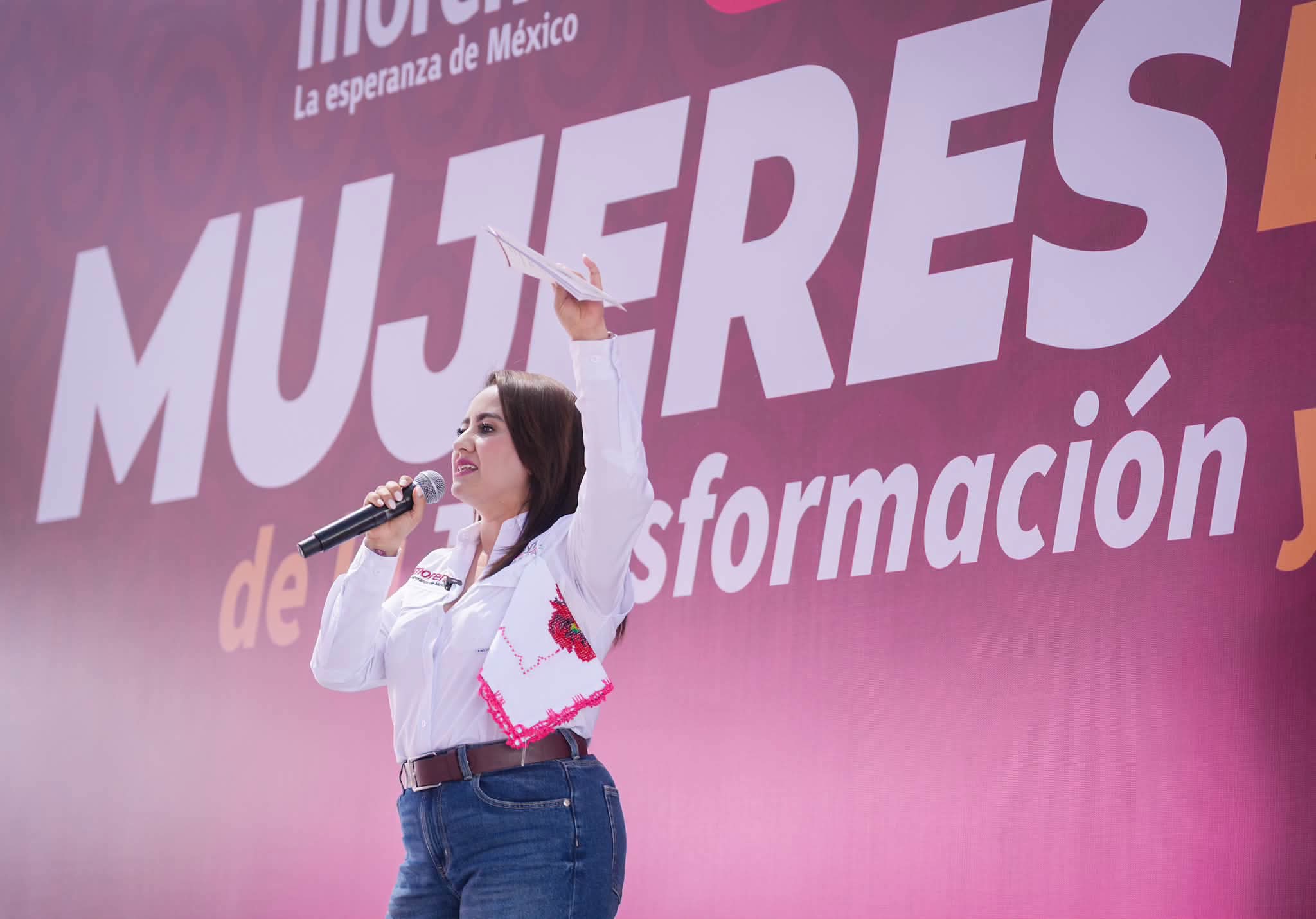 Más de 7 mil mujeres arropan a Gladyz Butanda: son protagonistas de la transformación