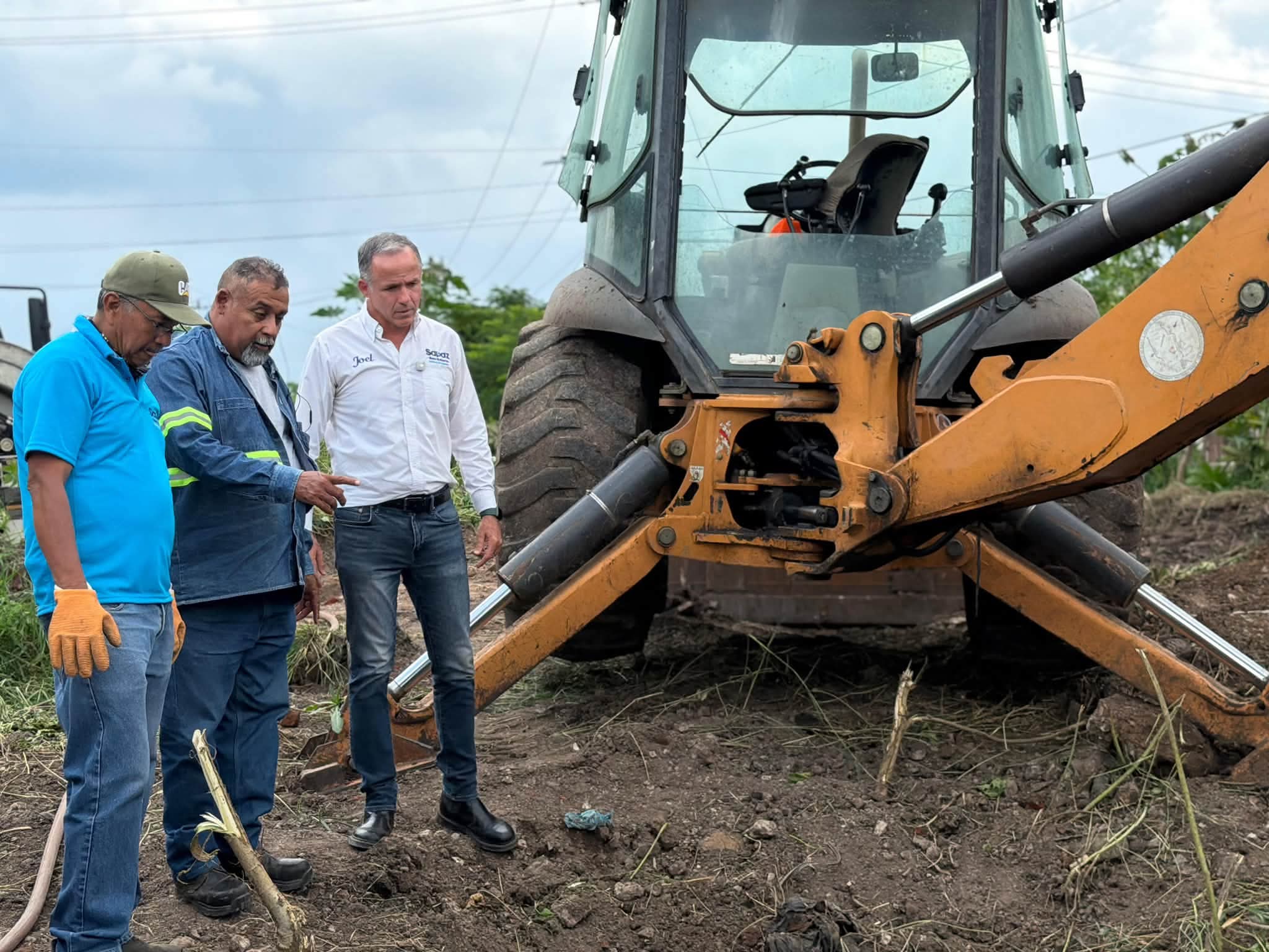 SAPAZ atiende problemática en la red de drenaje del fraccionamiento San Joaquín