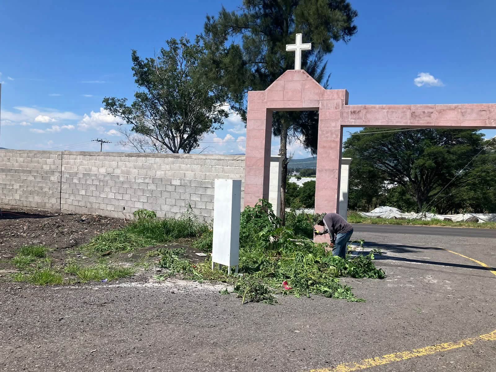 Concluyen segunda etapa del panteón de Ario de Rayón