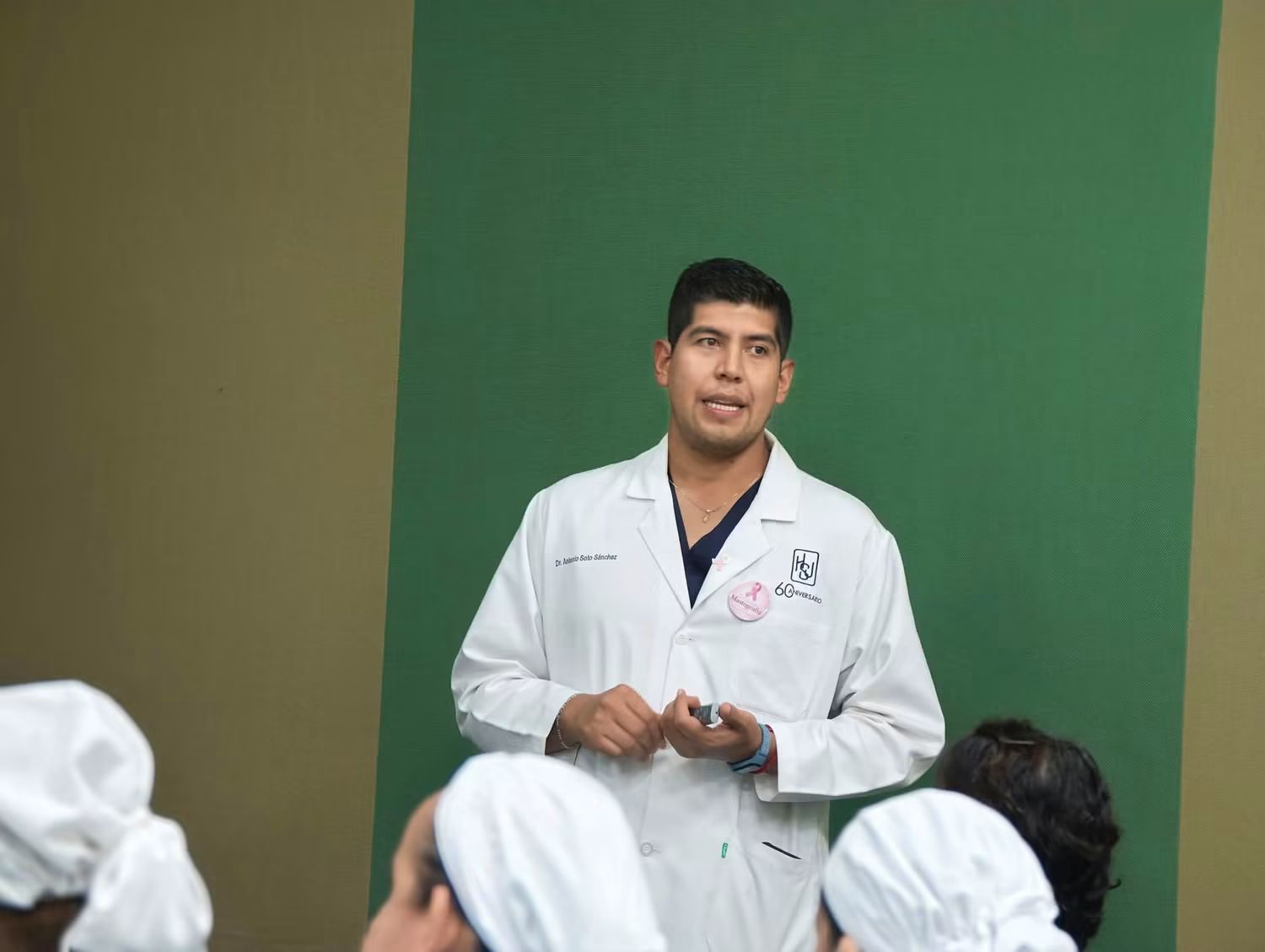 Llaman a mujeres a realizarse estudios preventivos contra el cáncer de mama