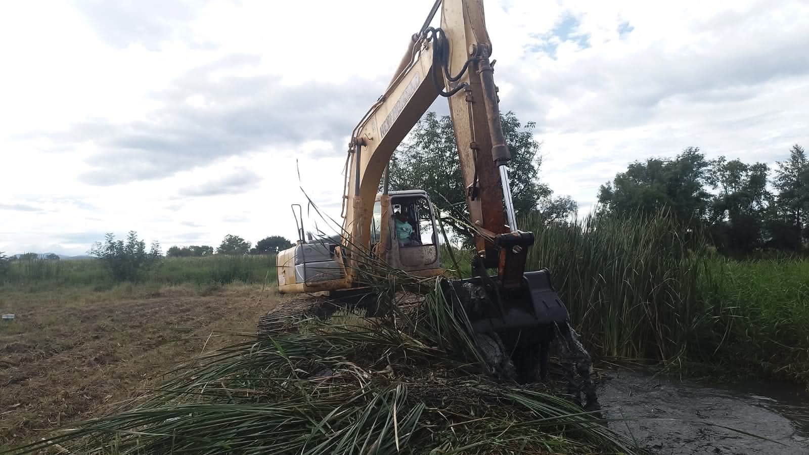 Buen Gobierno mejora infraestructura agrícola en el ejido de La Estancia de Amezcua