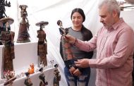 Destaca Bedolla consolidación de la Feria de la Catrina, al pasar de 20 a 260 artesanos