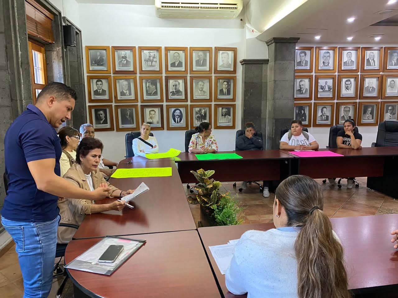 Aclaran situación legal de terreno en Acanto 1; vecinos acuerdan reforestar la colonia