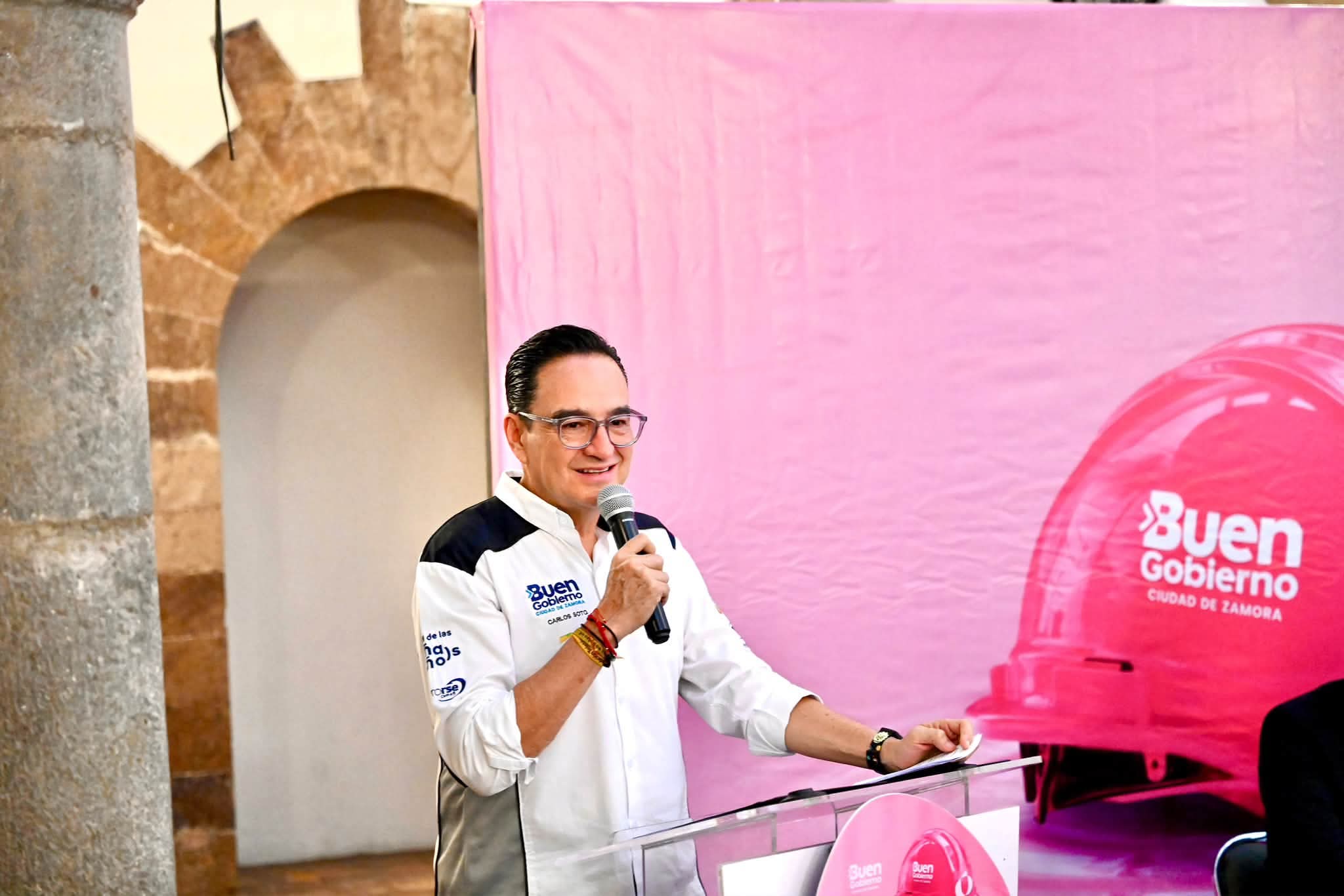 Carlos Soto encabeza firma de convenio “Cascos Rosas” para impulsar a las mujeres en el sector hídrico
