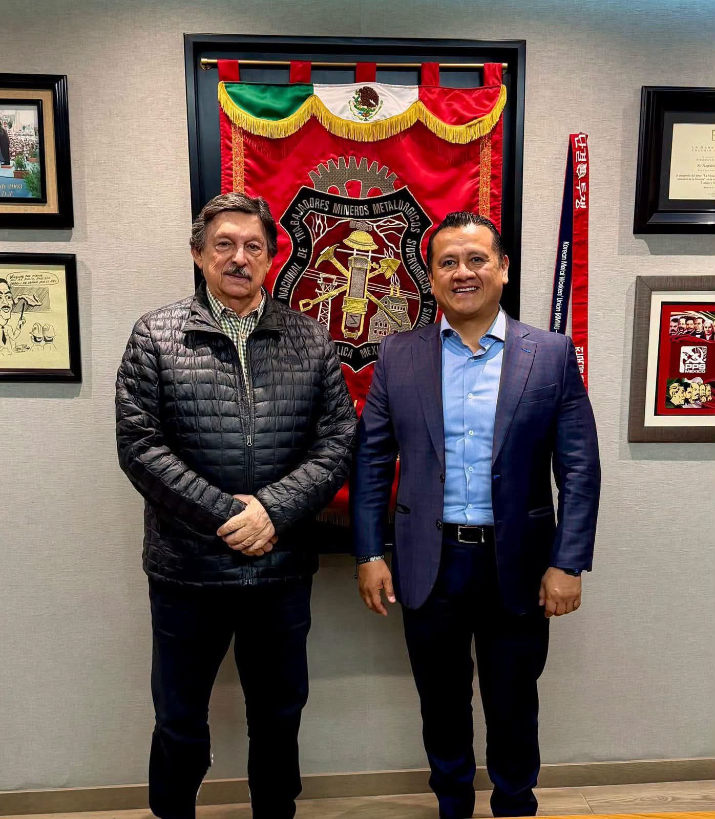 Carlos Torres Piña se reúne con Napoleón Gómez Urrutia para fortalecer el papel del sindicalismo en la transformación de Michoacán