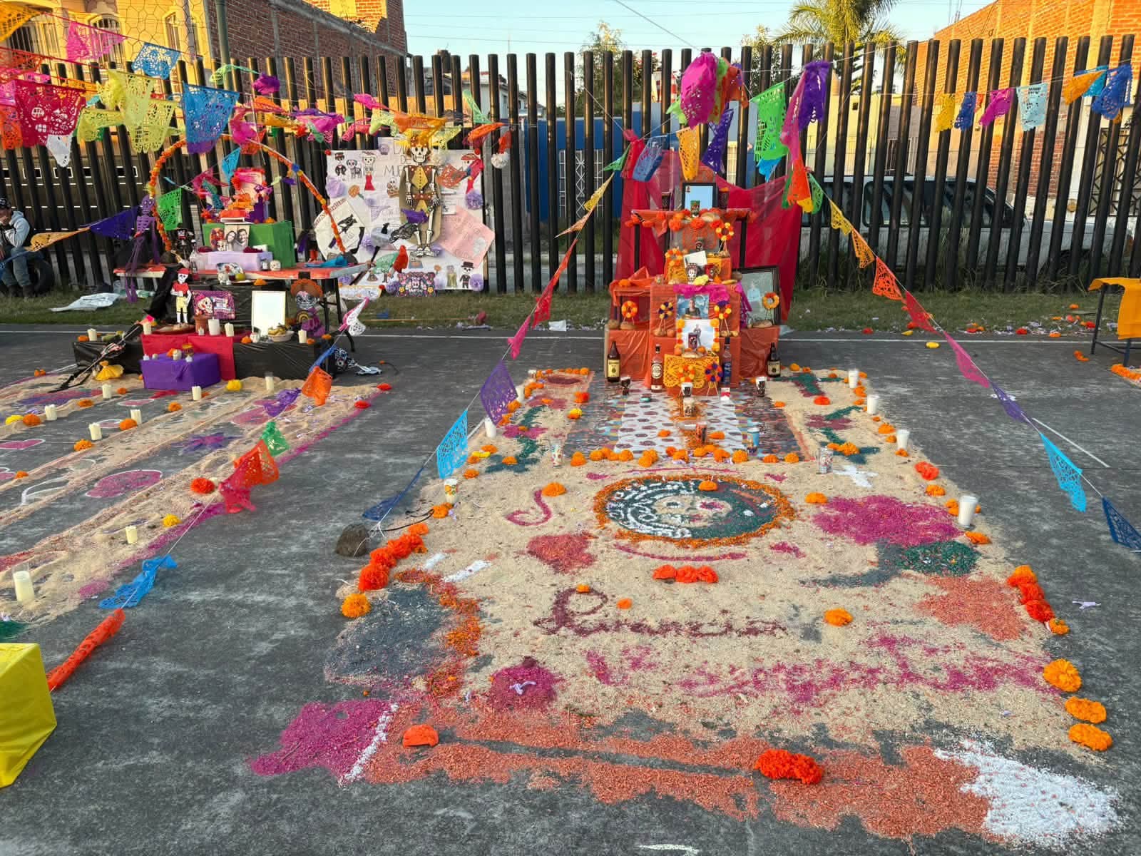 Celebran Día de Muertos con concurso de altares y muestras artísticas en el CEDECO Miguel Regalado